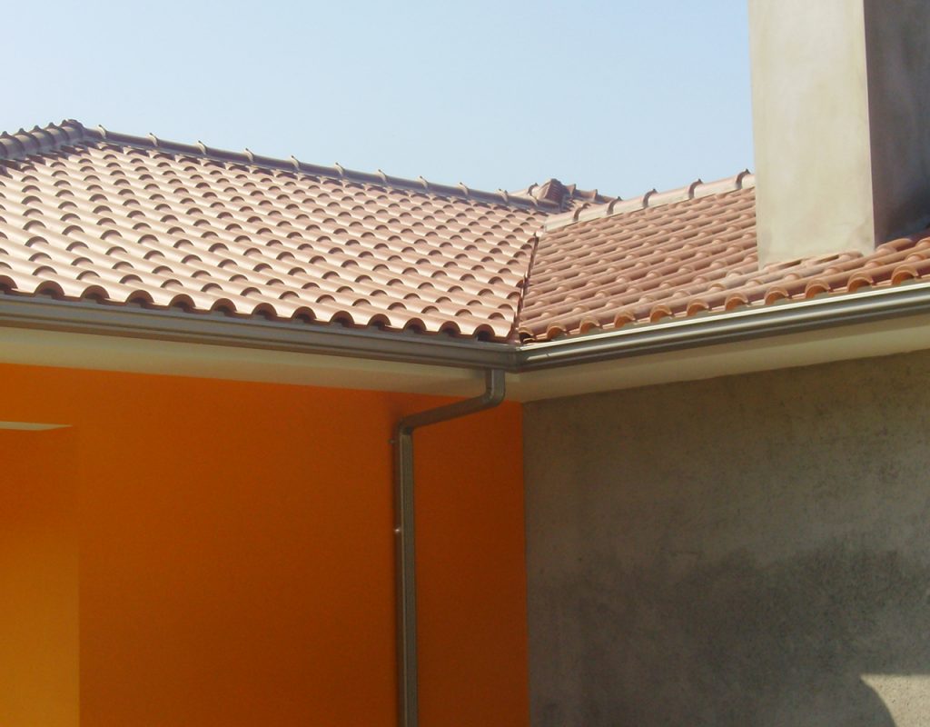 Caleira em alumínio lacado